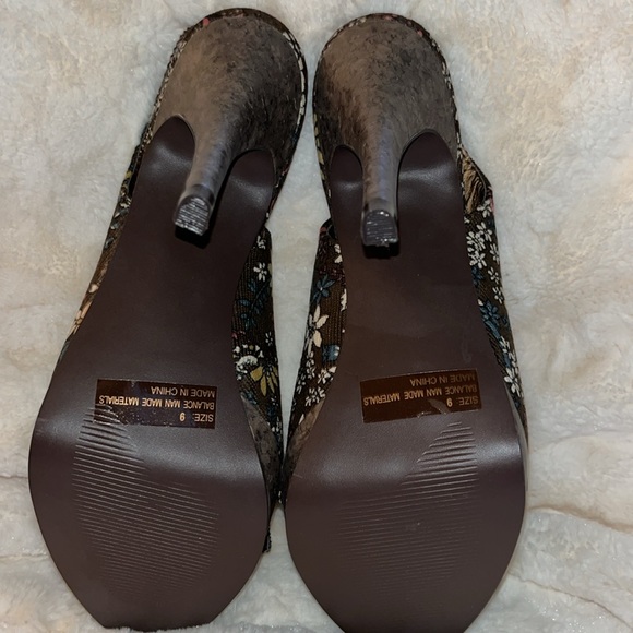 CHARLOTTE RUSSE brown cordoroy floral heels Size 9! NEW IN BOX! - Picture 7 of 9